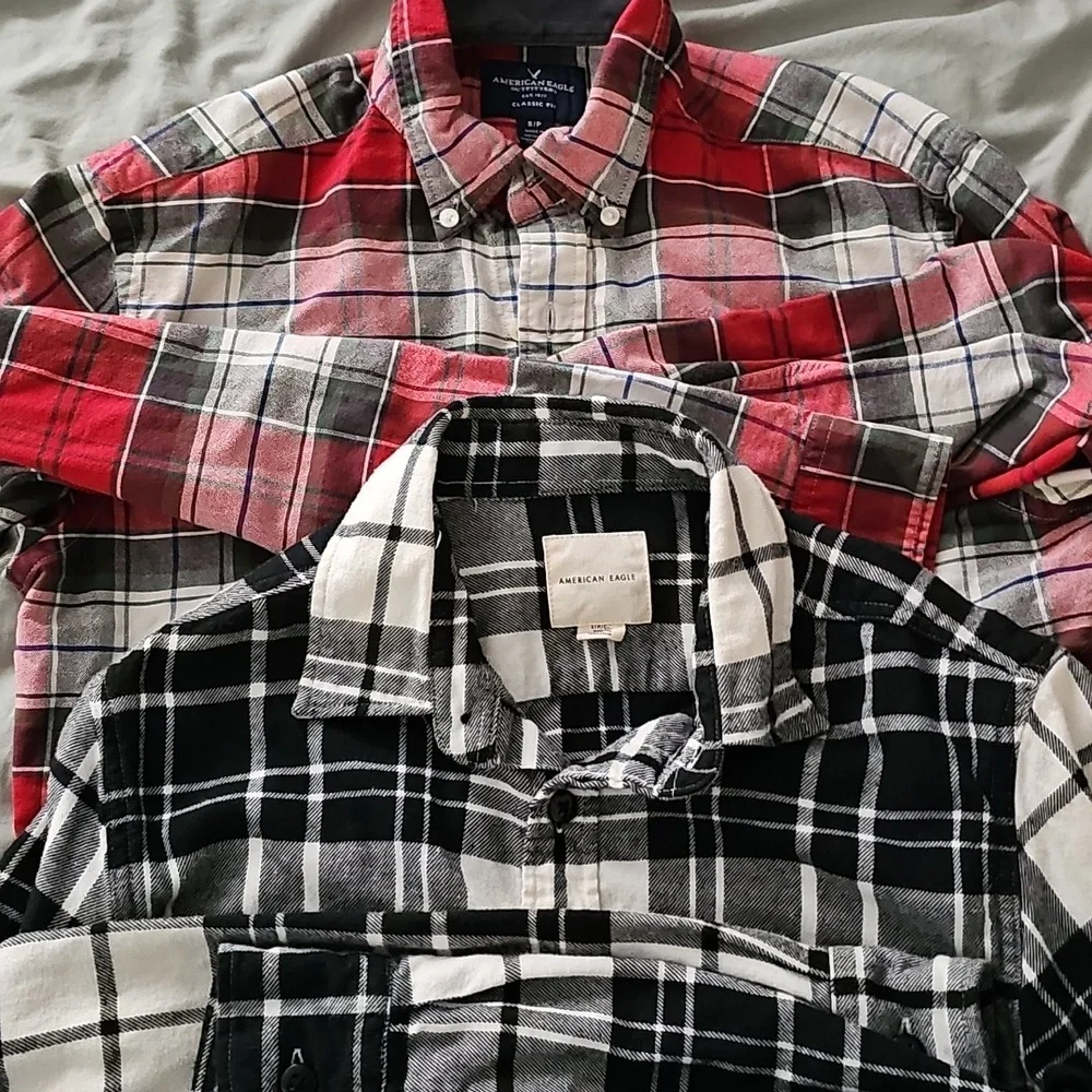 American Eagle (2) Flannel Shirts Mens Size Small EUC Long Sleeve Classic Fit - Picture 6 of 6